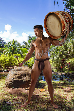 Instruments & Music 028_ Tahitian Pahu TariParau